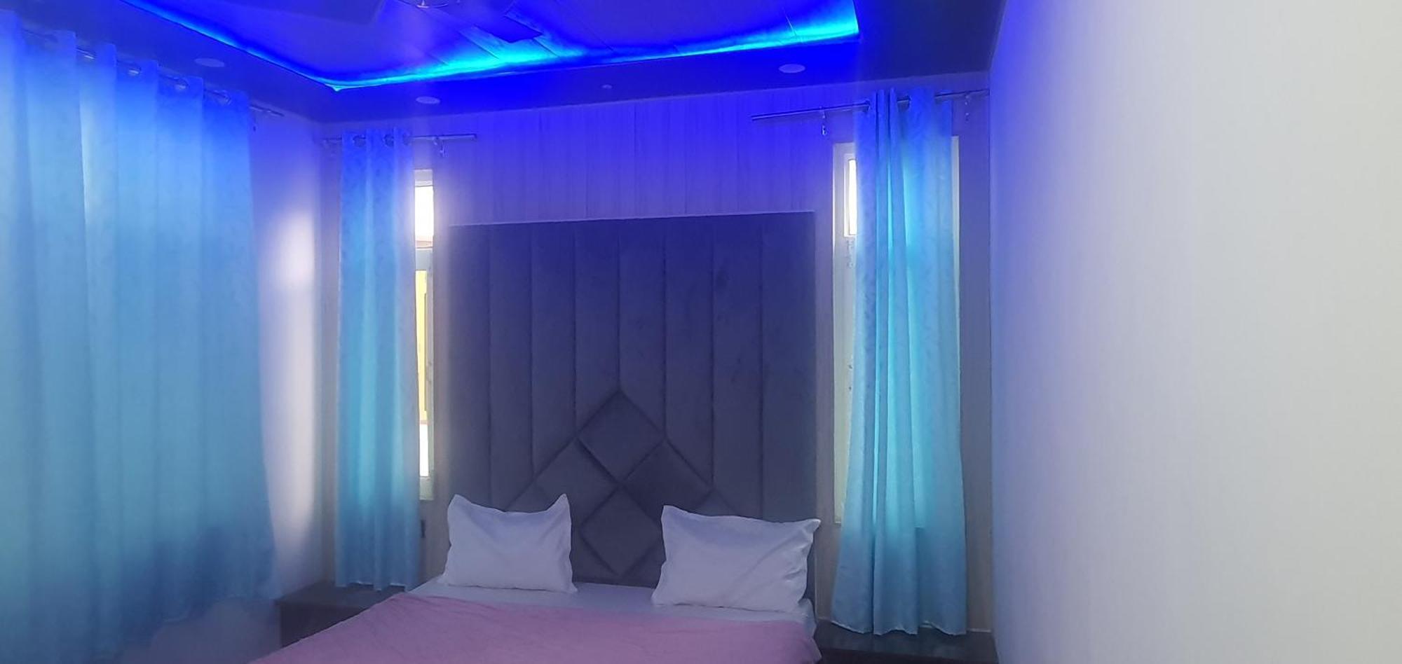 Hotel Resonance Exotic Srinagar  Exterior photo