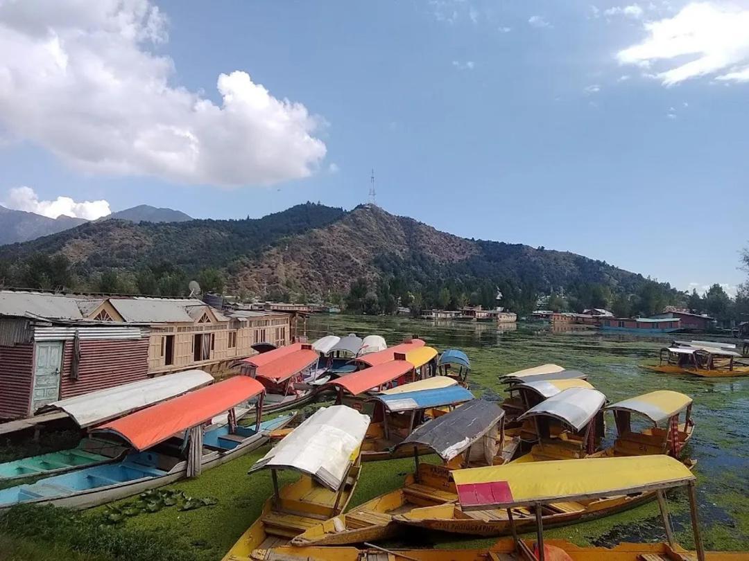 Hotel Resonance Exotic Srinagar  Exterior photo